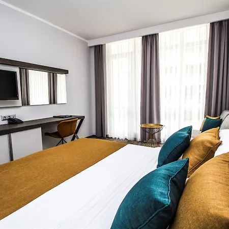 호텔 Western Premium 4*