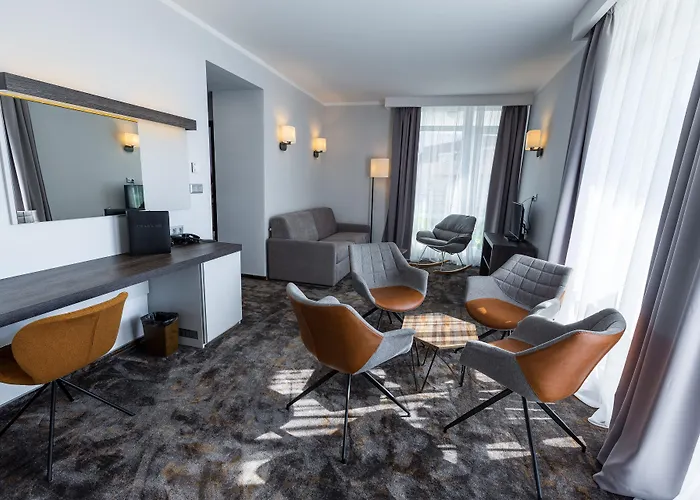 Отель Western Premium 4*