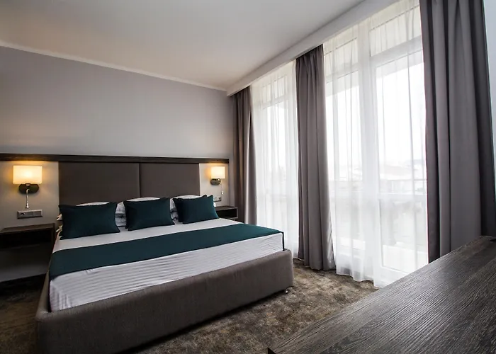 Отель Western Premium 4*