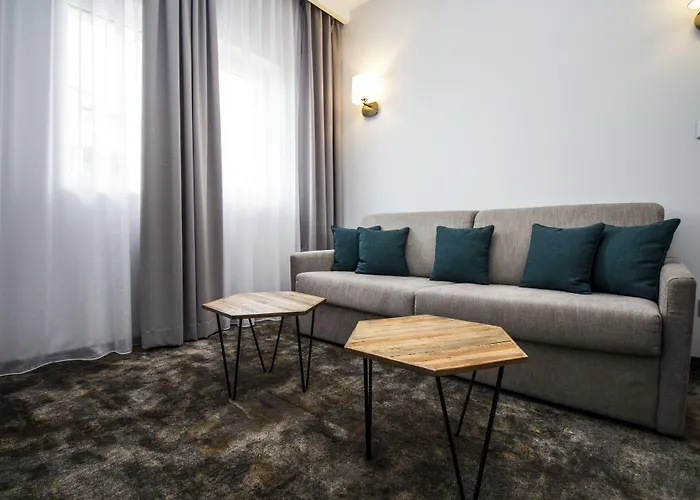 Отель Western Premium 4*