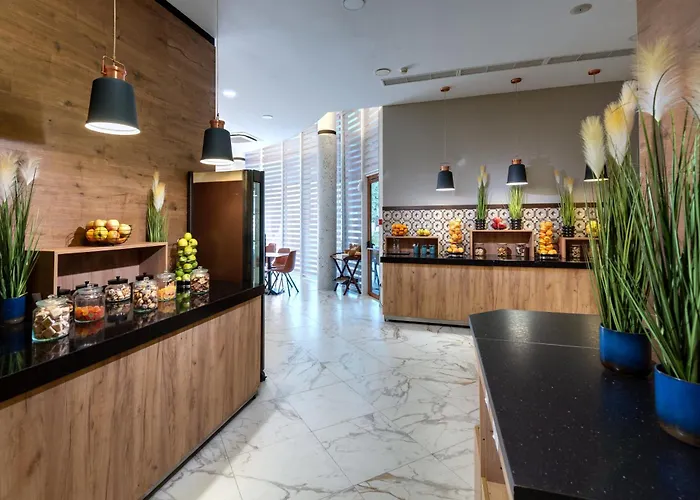 Отель Western Premium 4*