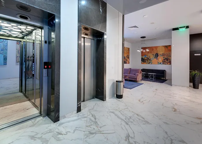 Отель Western Premium 4*