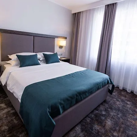 Premium 4*