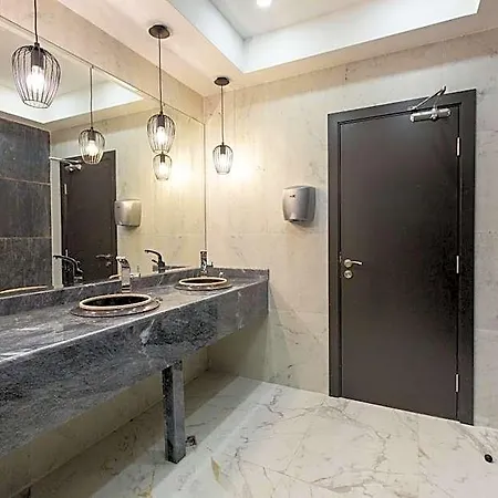 Premium Hotel 4*