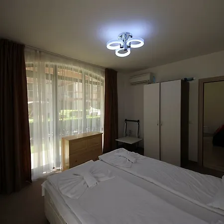 ホテル Western Premium 4*