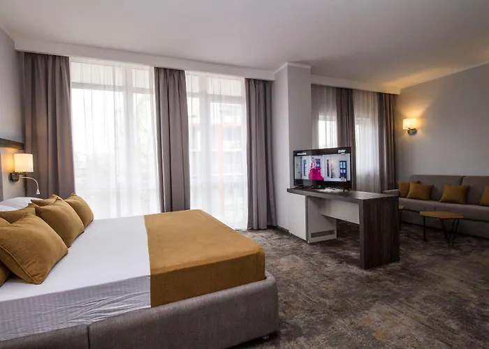 Отель Western Premium 4*