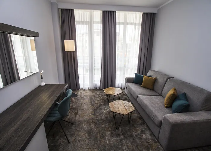 Western Premium Отель 4*