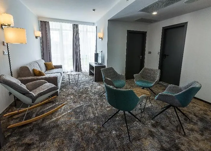 Western Premium Отель 4*